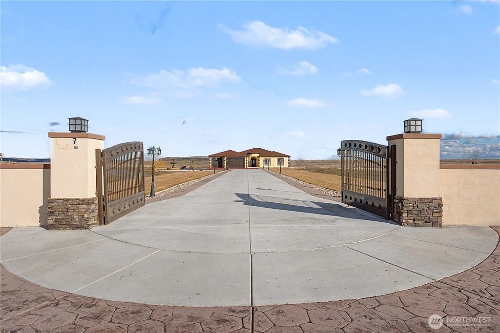 21347 Road D.5 Road, Soap Lake, WA 98851