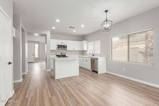 2055 E INDIAN WELLS Drive, Chandler, AZ 85249