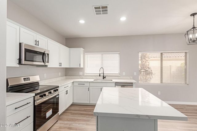 2055 E INDIAN WELLS Drive, Chandler, AZ 85249