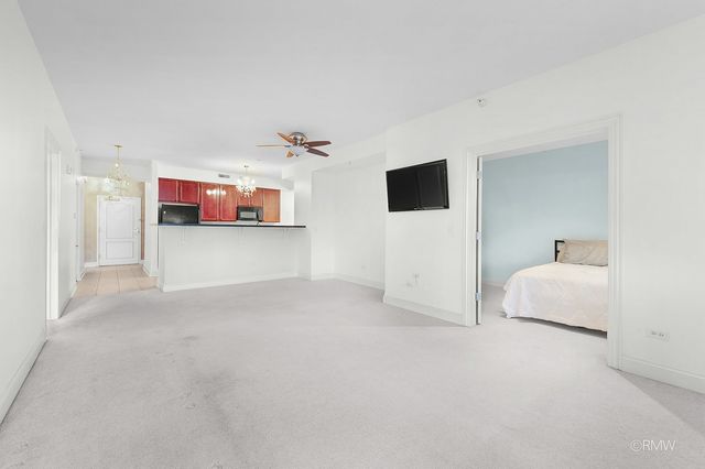 1 ITASCA Place 412, Itasca, IL 60143