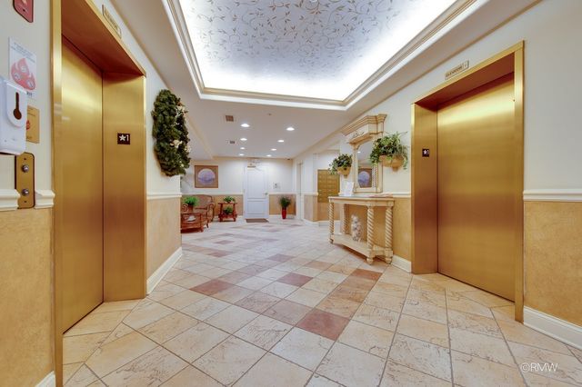 1 ITASCA Place 412, Itasca, IL 60143