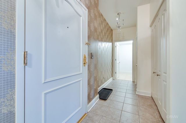 1 ITASCA Place 412, Itasca, IL 60143