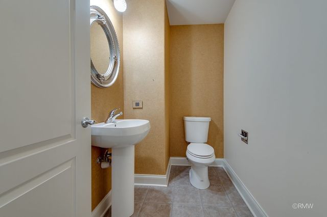 1 ITASCA Place 412, Itasca, IL 60143