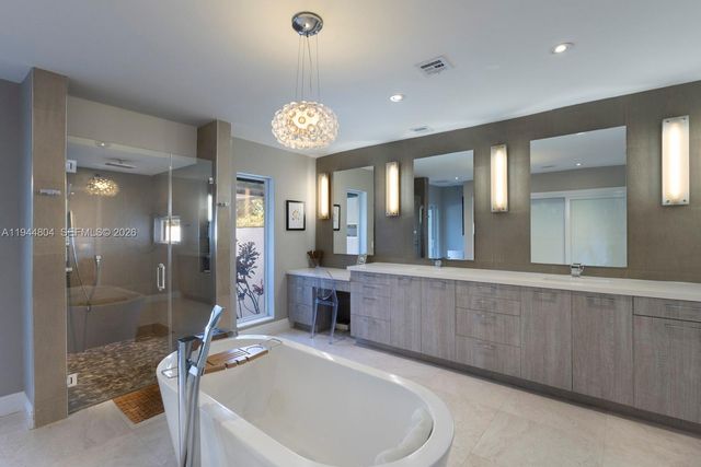 10281 SW 125th St, Miami, FL 33176