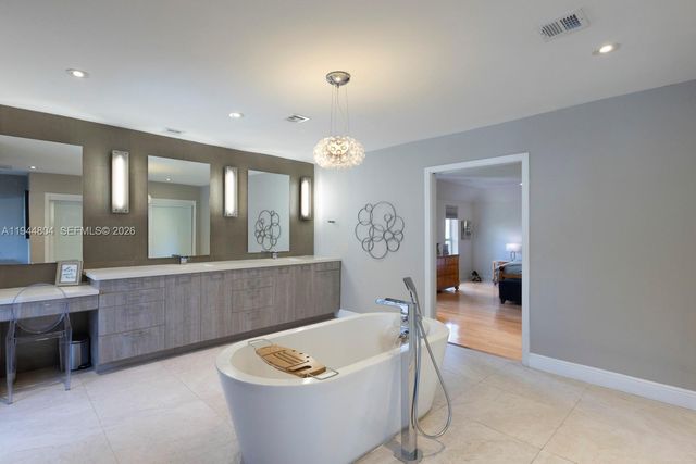 10281 SW 125th St, Miami, FL 33176