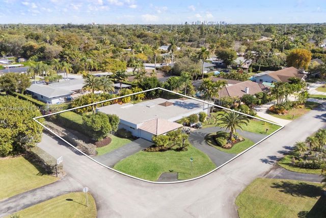 10281 SW 125th St, Miami, FL 33176