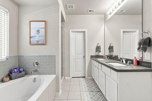 10614 Wagner Street, Iowa Colony, TX 77583