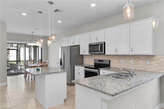 9594 Bexley DR, Fort Myers, FL 33967