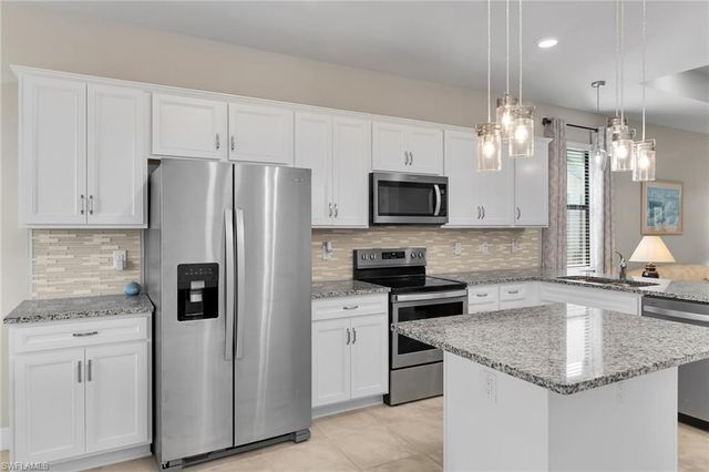 9594 Bexley DR, Fort Myers, FL 33967