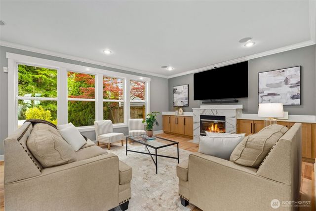1300 N 27th Place, Renton, WA 98056