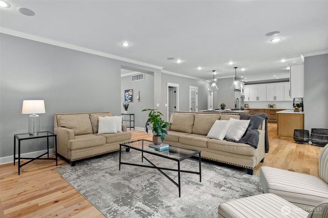 1300 N 27th Place, Renton, WA 98056