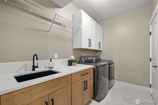 1300 N 27th Place, Renton, WA 98056
