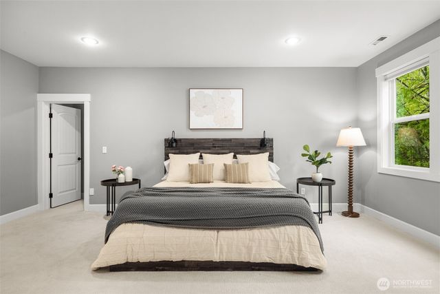 1300 N 27th Place, Renton, WA 98056