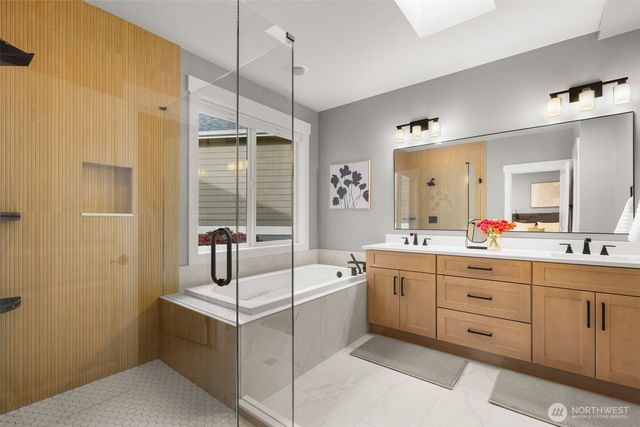 1300 N 27th Place, Renton, WA 98056