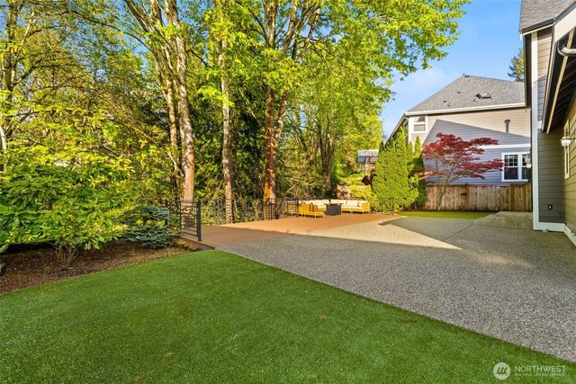1300 N 27th Place, Renton, WA 98056