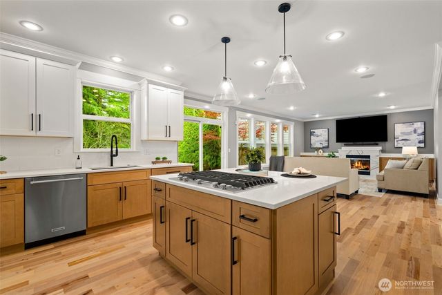1300 N 27th Place, Renton, WA 98056