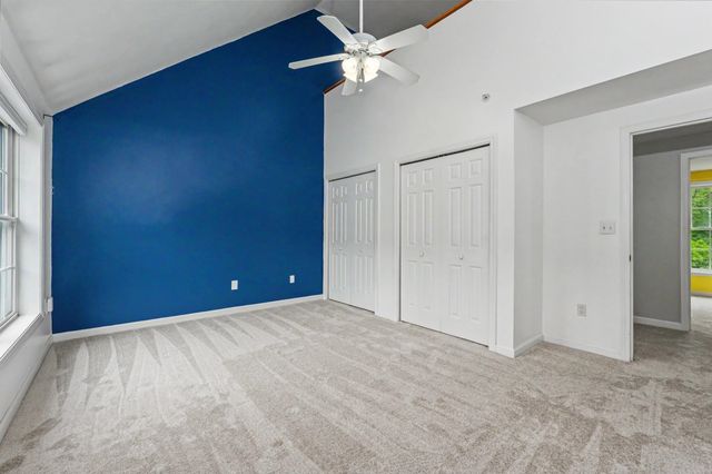 15 Elm St Apt 2, Derry, NH 03038