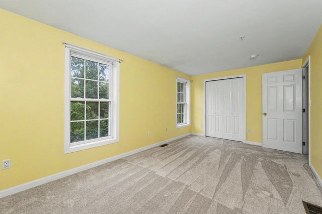 15 Elm St Apt 2, Derry, NH 03038