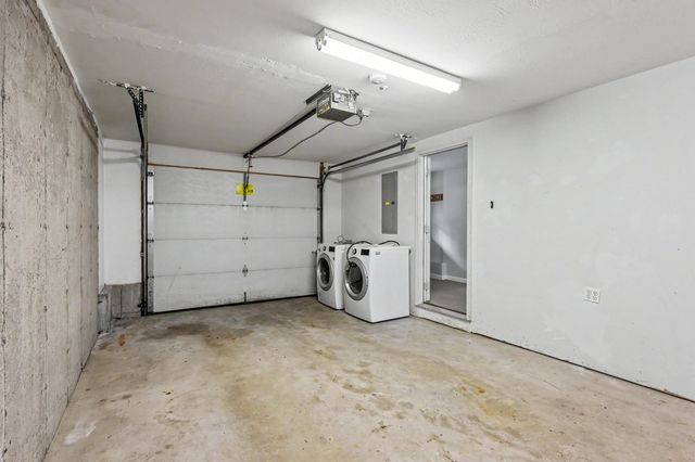 15 Elm St Apt 2, Derry, NH 03038