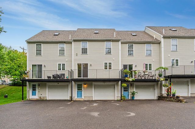 15 Elm St Apt 2, Derry, NH 03038