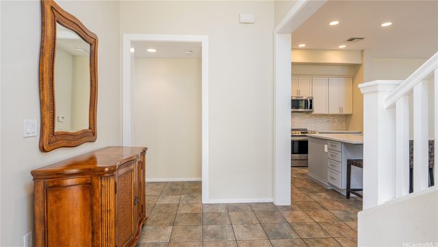 92-1090 Olani Street 10-2, Kapolei, HI 96707