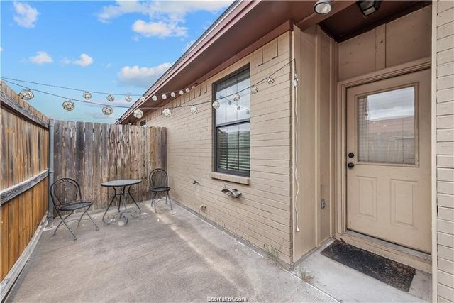 3305 Cullen, College Station, TX 77845