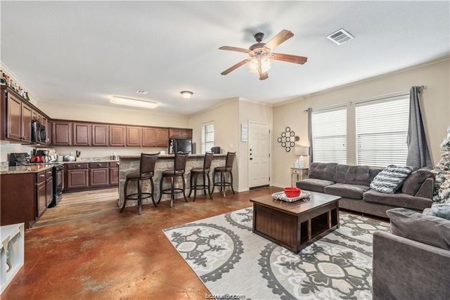 3305 Cullen, College Station, TX 77845