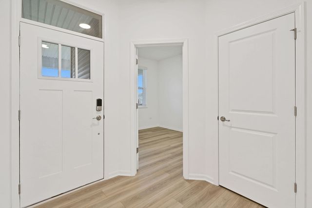 521 E 127th Place, Crown Point, IN 46307