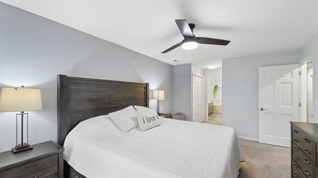 544 Bradbury Lane 544, Geneva, IL 60134