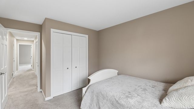 544 Bradbury Lane 544, Geneva, IL 60134