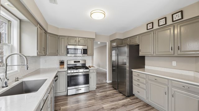 544 Bradbury Lane 544, Geneva, IL 60134