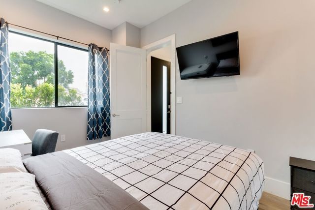 4826 W Pickford, Los Angeles, CA 90019