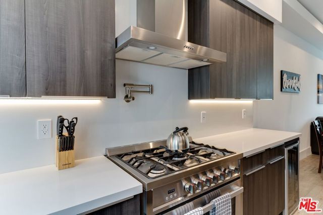 4826 W Pickford, Los Angeles, CA 90019