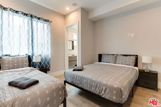 4826 W Pickford, Los Angeles, CA 90019