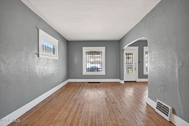 3240 N Detroit Avenue, Toledo, OH 43610