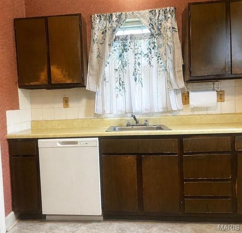 706 N 28th Street, Belleville, IL 62226