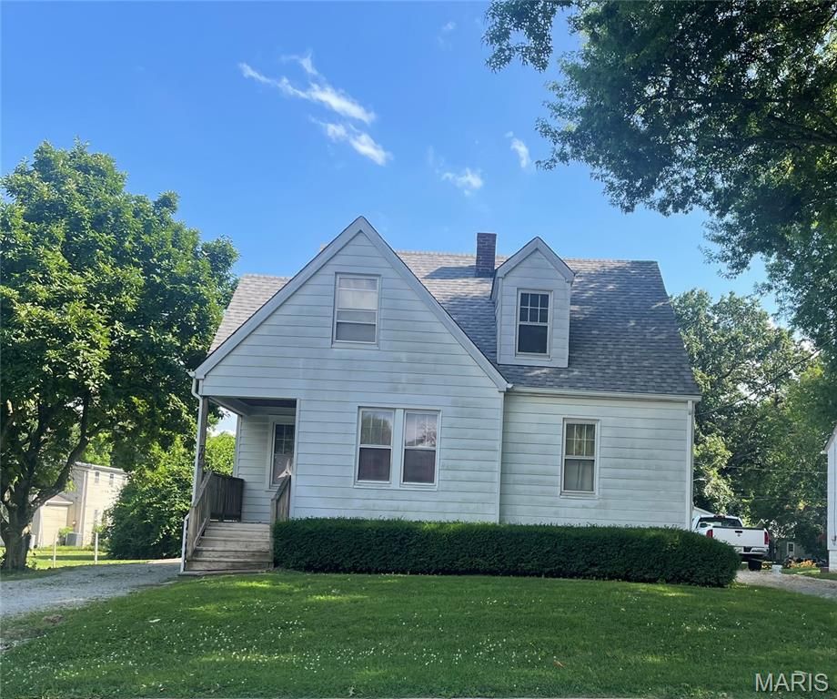 706 N 28th Street, Belleville, IL 62226