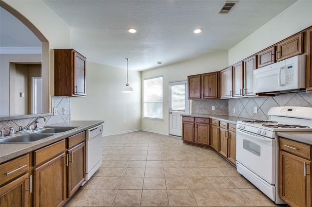 9907 Valance Way, Conroe, TX 77385