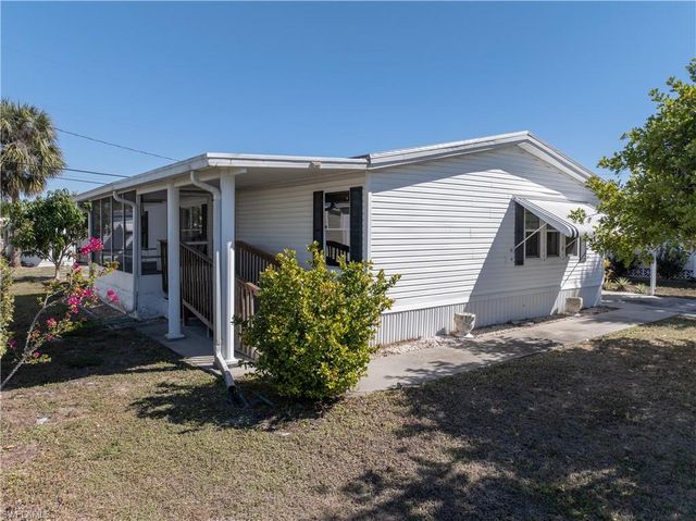 205 Carriage LN, North Fort Myers, FL 33917