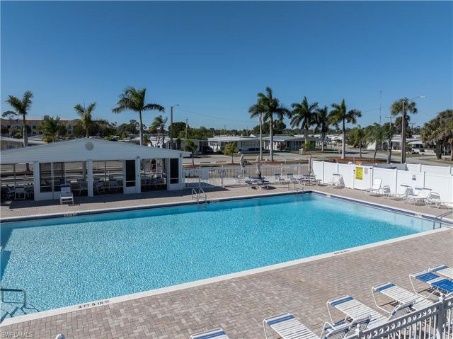 205 Carriage LN, North Fort Myers, FL 33917