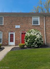11 Trenton Square T-36, Euclid, OH 44143