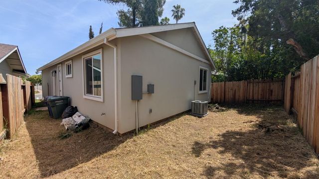 4891 Hackberry Ln, Sacramento, CA 95841