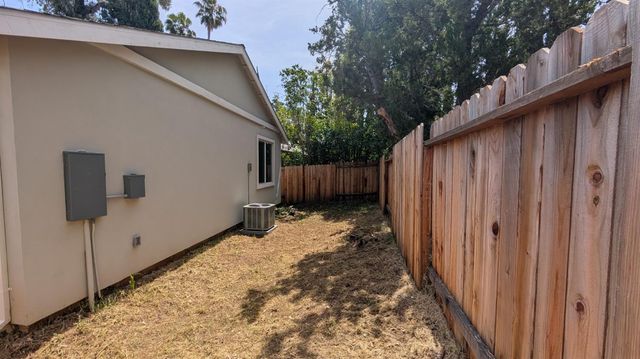 4891 Hackberry Ln, Sacramento, CA 95841