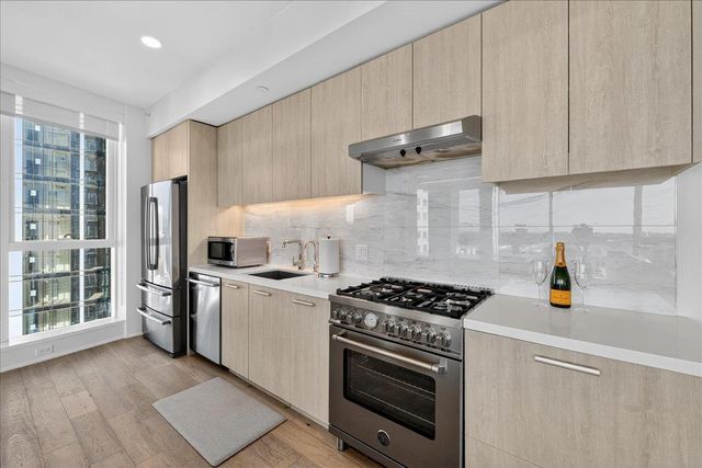 188 W Saint James Street 11101, San Jose, CA 95110