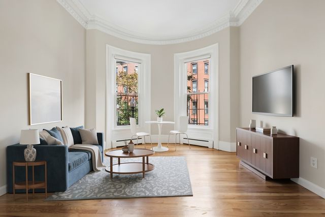 130 Pembroke St 2, Boston, MA 02118