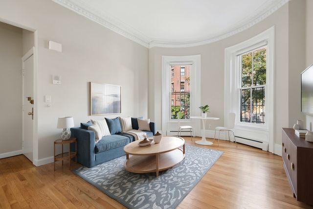 130 Pembroke St 2, Boston, MA 02118