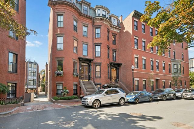 130 Pembroke St 2, Boston, MA 02118