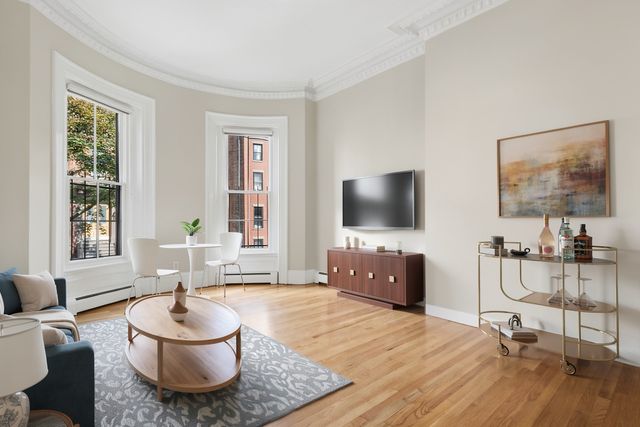130 Pembroke St 2, Boston, MA 02118