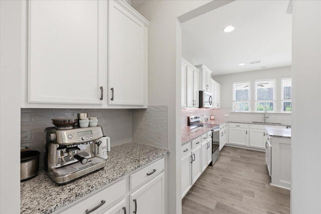 443 Fox Sparrow Court, Summerville, SC 29486