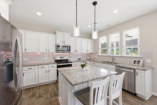 443 Fox Sparrow Court, Summerville, SC 29486